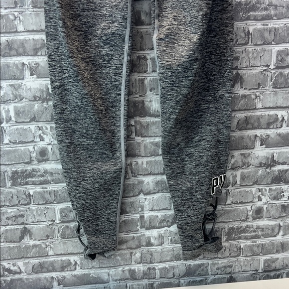 Woman's PINK Leggings‎ - Picture 5 of 9